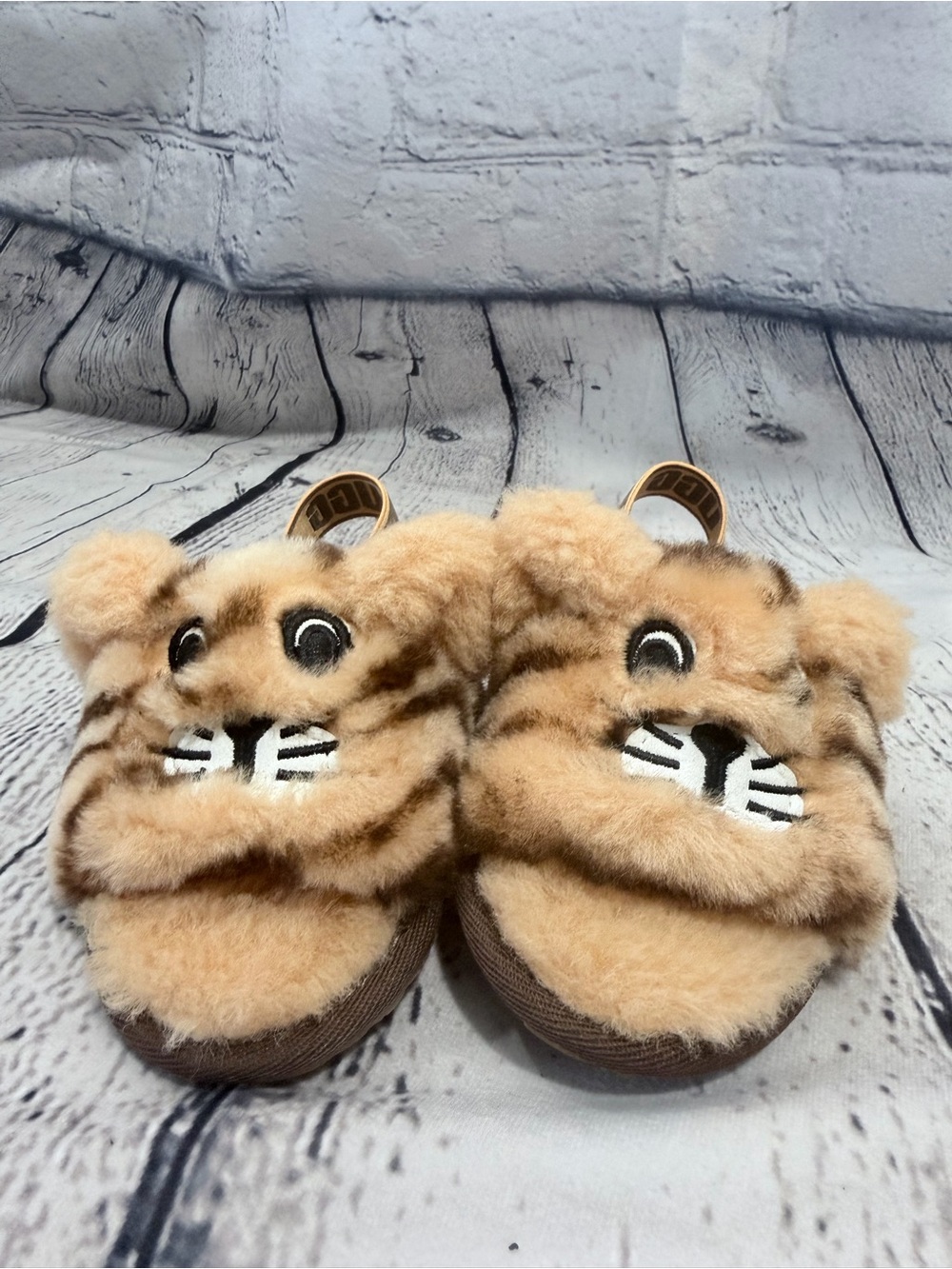Ugg Fuzzy Tiger Face Unisex Slippers - Tan Brown